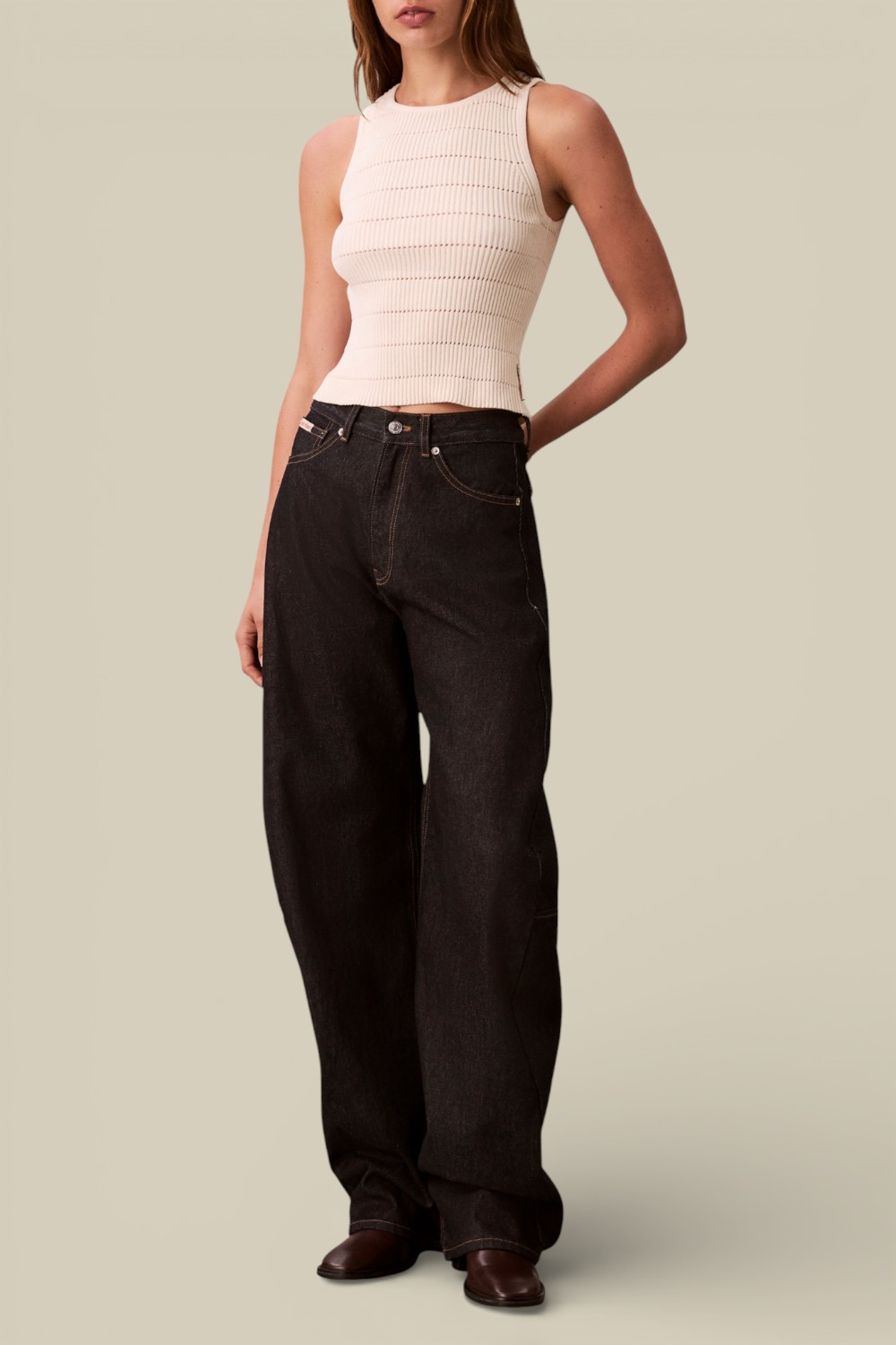 תמונת כל הלוק של גופיית ריב